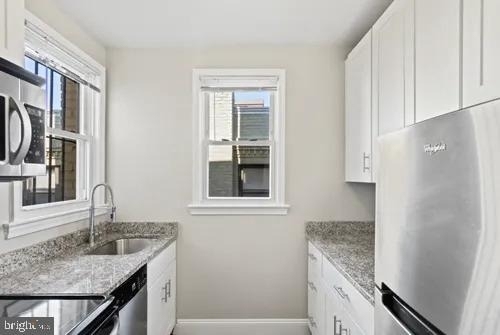 3742 12th Street Ne - Photo 4