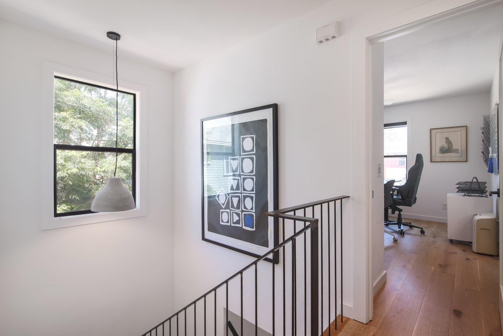 108 Chicon St - Photo 8