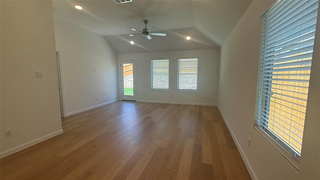 176 Hornet St - Photo 7