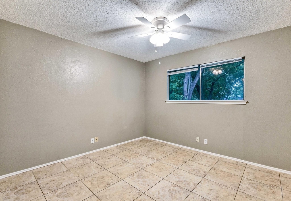 10801 Lanshire Dr - Photo 10