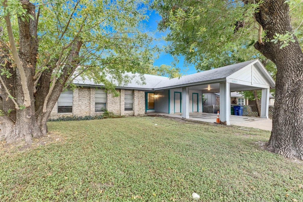 10801 Lanshire Dr - Photo 0