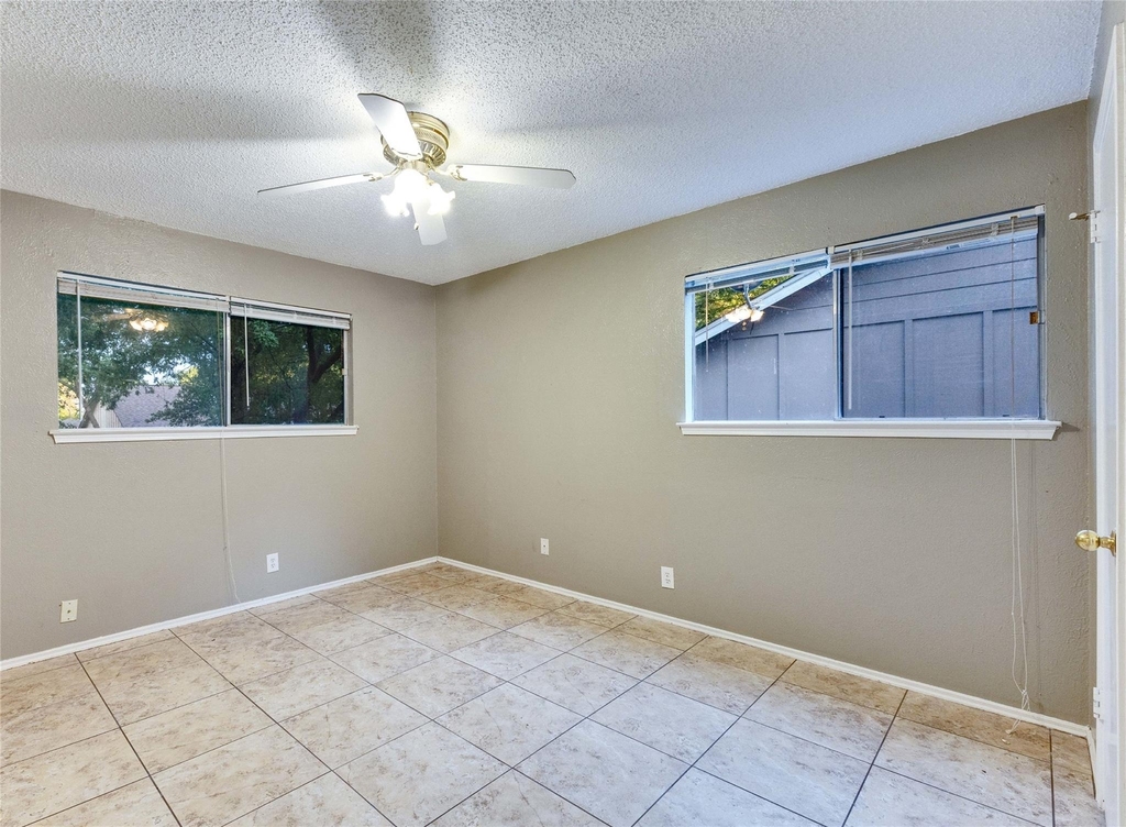 10801 Lanshire Dr - Photo 9