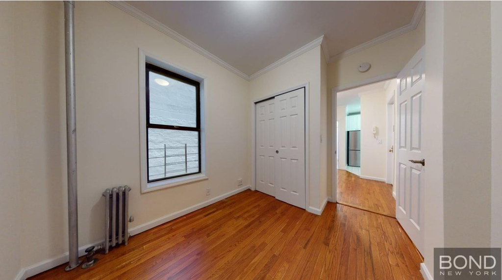 East 80th Street - Photo 3