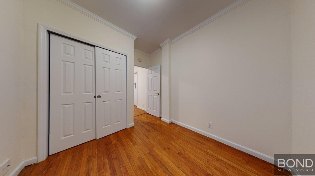 East 80th Street - Photo 4