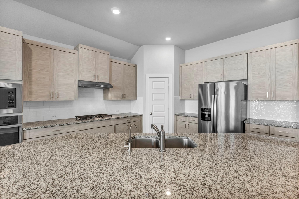 121 High Plains Dr - Photo 2