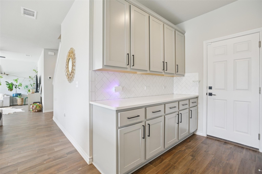 1913 Jacey Way - Photo 9