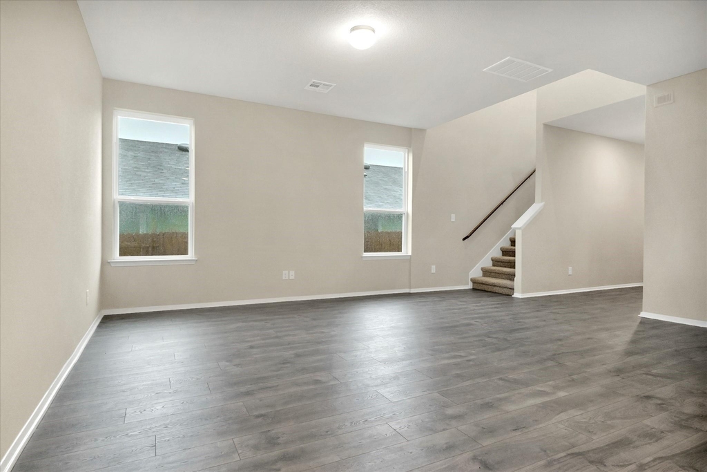 135 Lyndon Dr - Photo 6