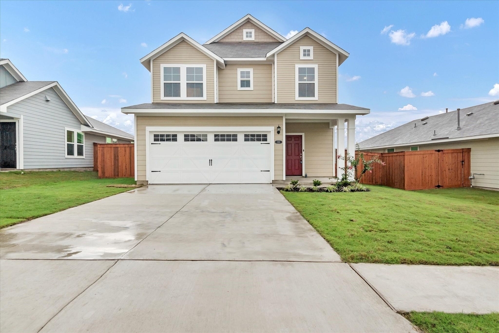 135 Lyndon Dr - Photo 0