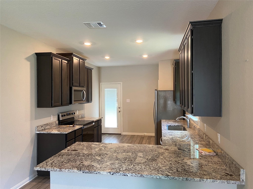 509 Congress Way - Photo 8