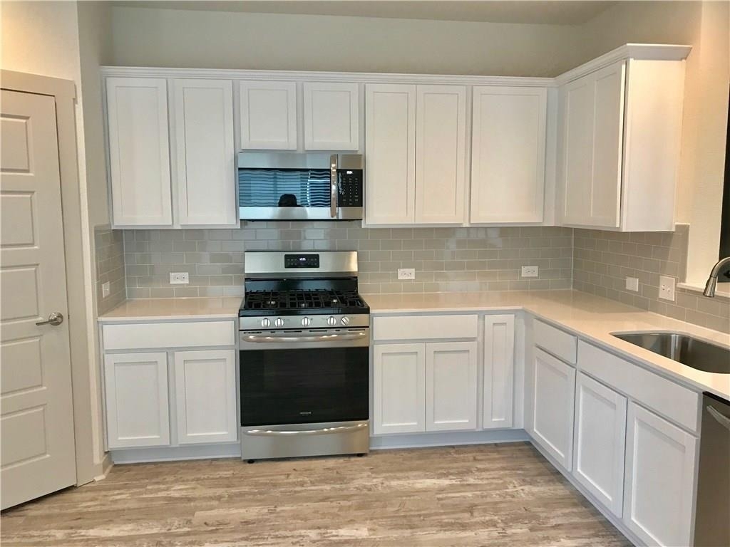 10408 Fulton Ave - Photo 5