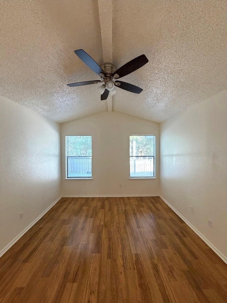 12021 Shady Springs Rd - Photo 17