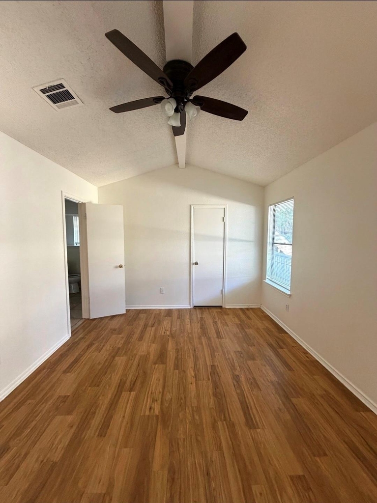 12021 Shady Springs Rd - Photo 18