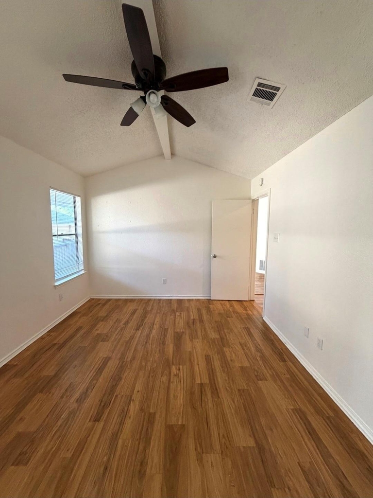 12021 Shady Springs Rd - Photo 19