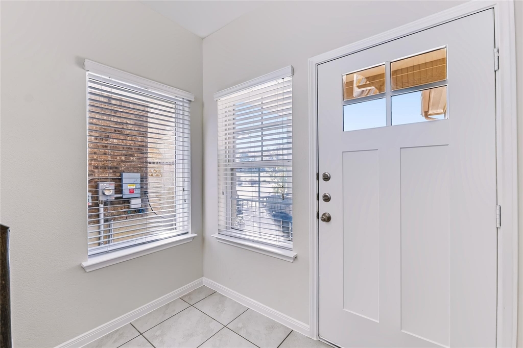 1173 La Conterra Blvd - Photo 4