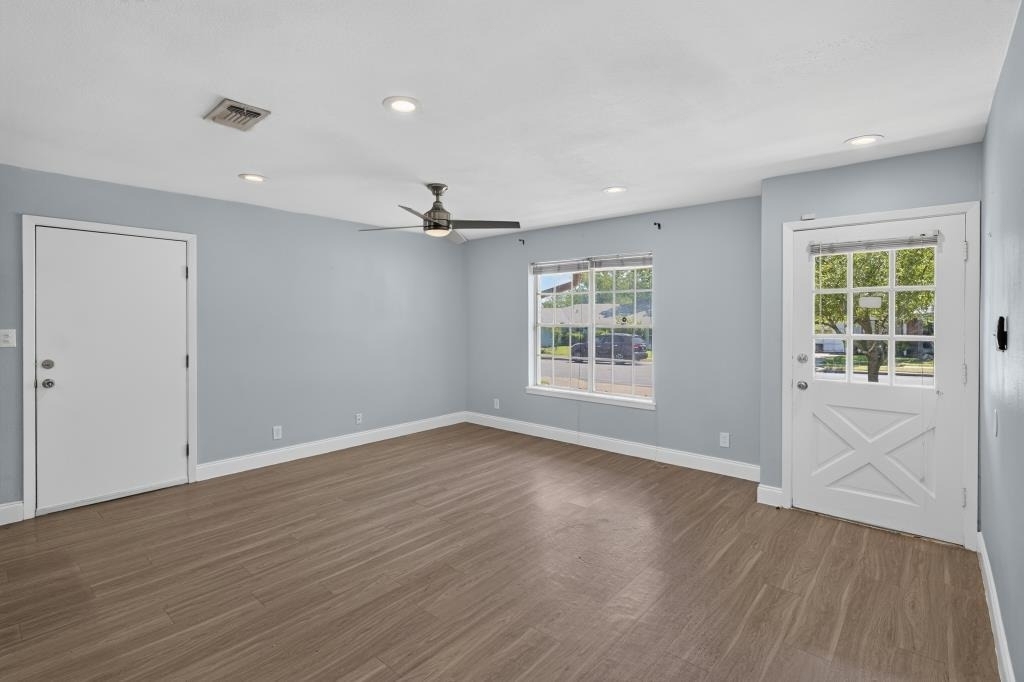 8602 Colonial Dr - Photo 3