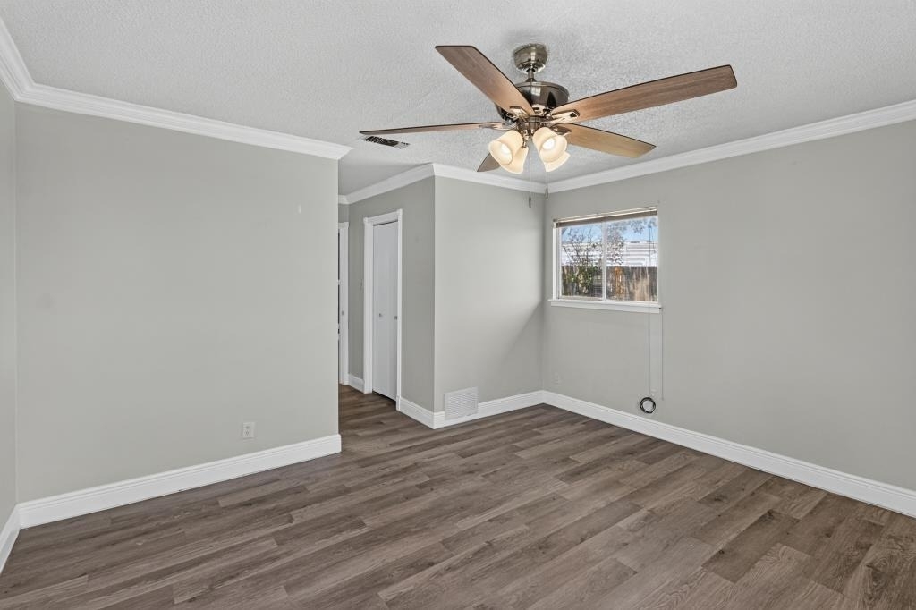 8602 Colonial Dr - Photo 11