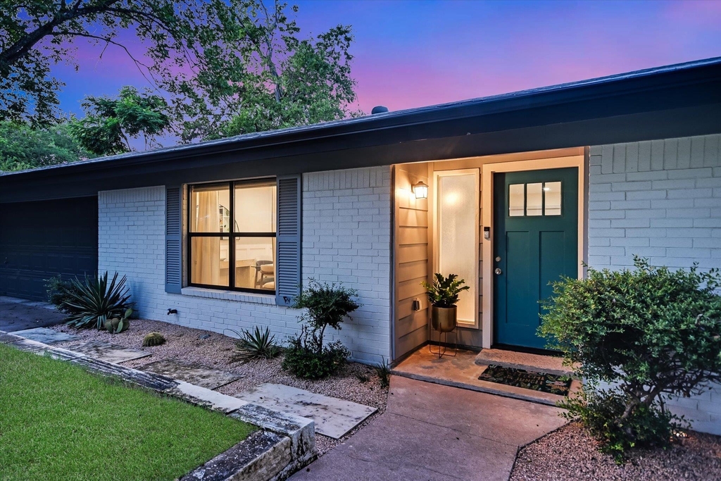 1006 Hollybluff St - Photo 1