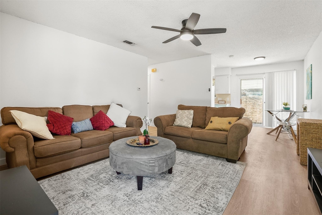 8603 Woodstone Dr - Photo 7