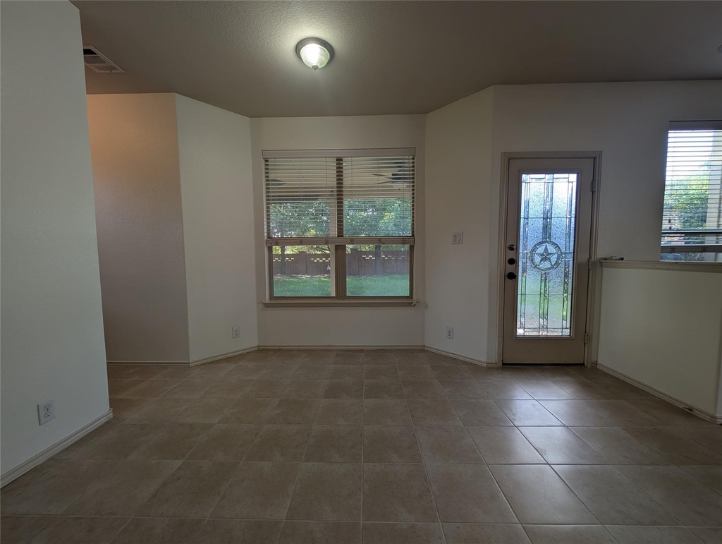 1602 Westmeadow Trl - Photo 11