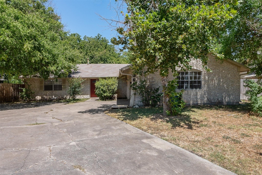 8603 Woodstone Dr - Photo 0