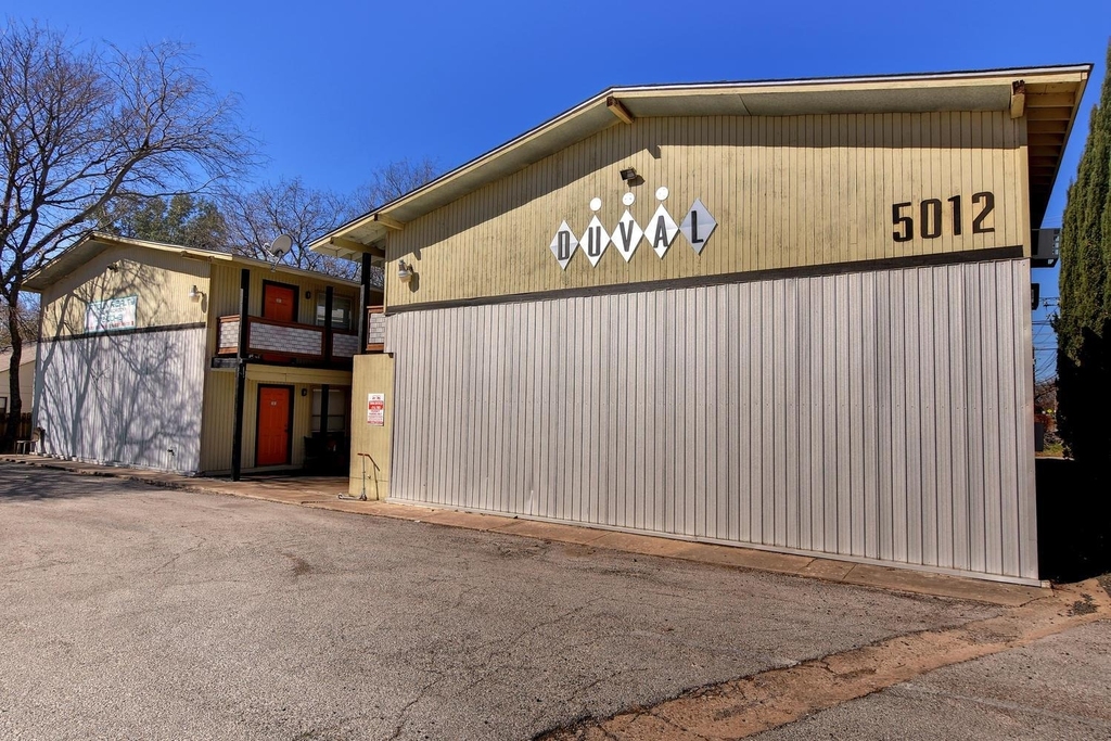 5012 Duval St - Photo 1
