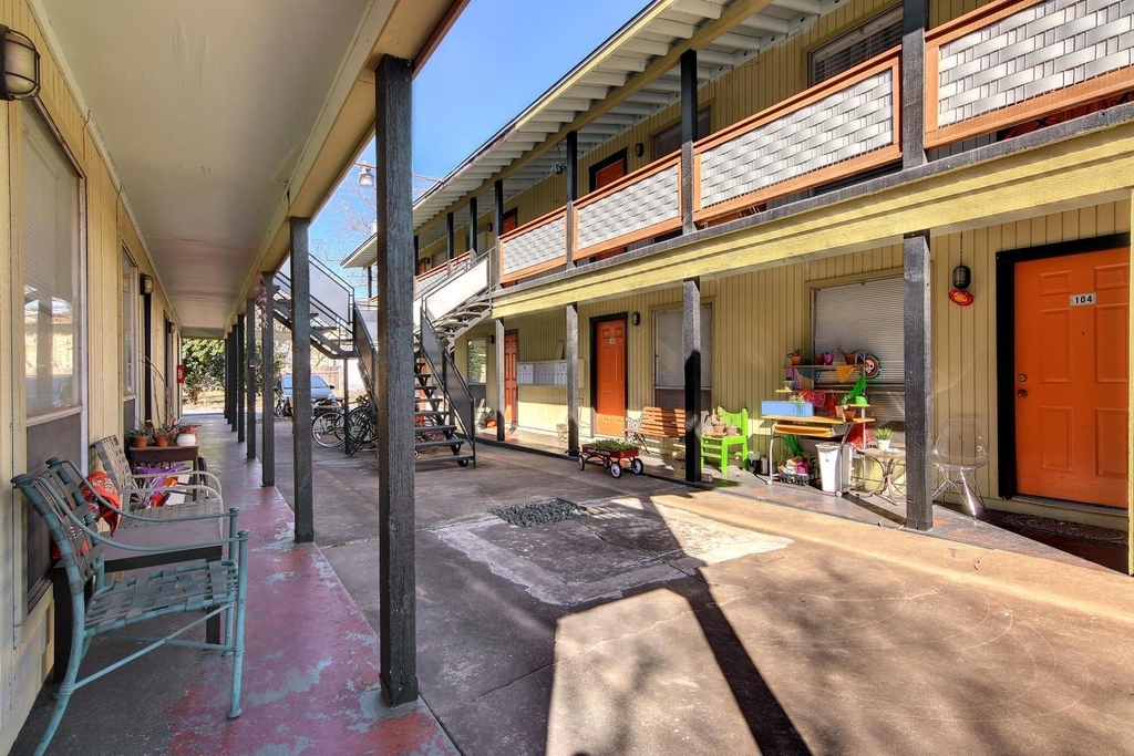 5012 Duval St - Photo 4