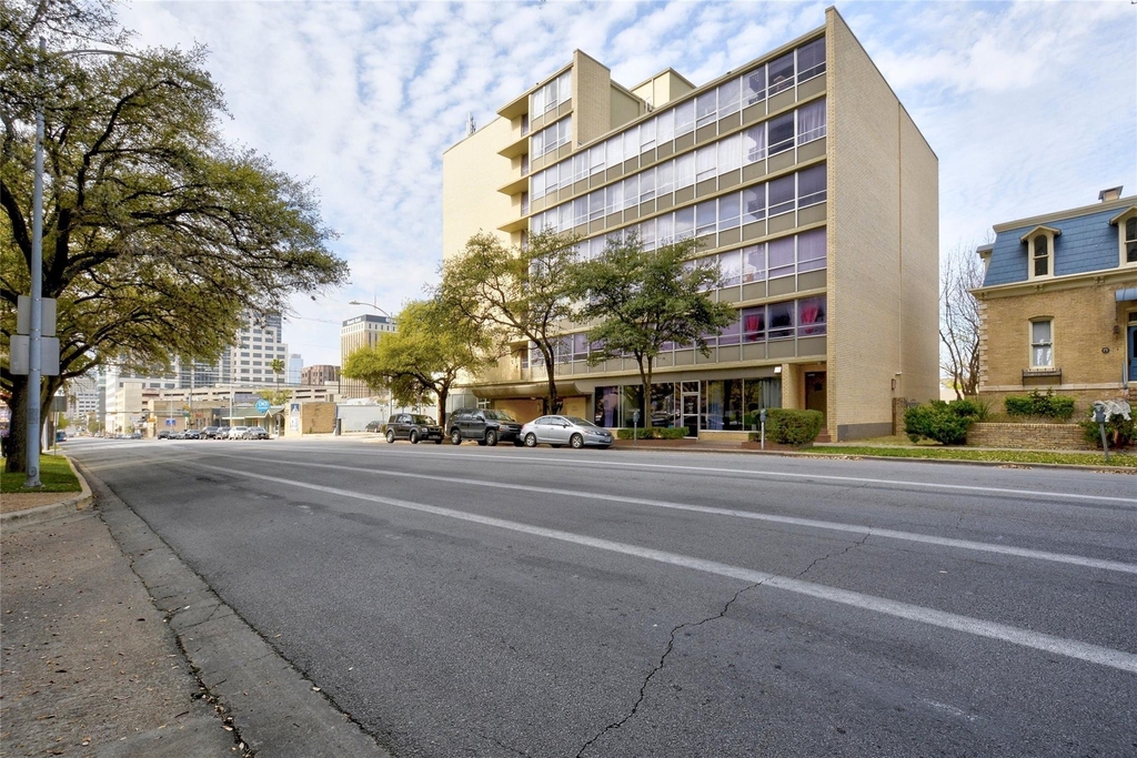1800 Lavaca St - Photo 1