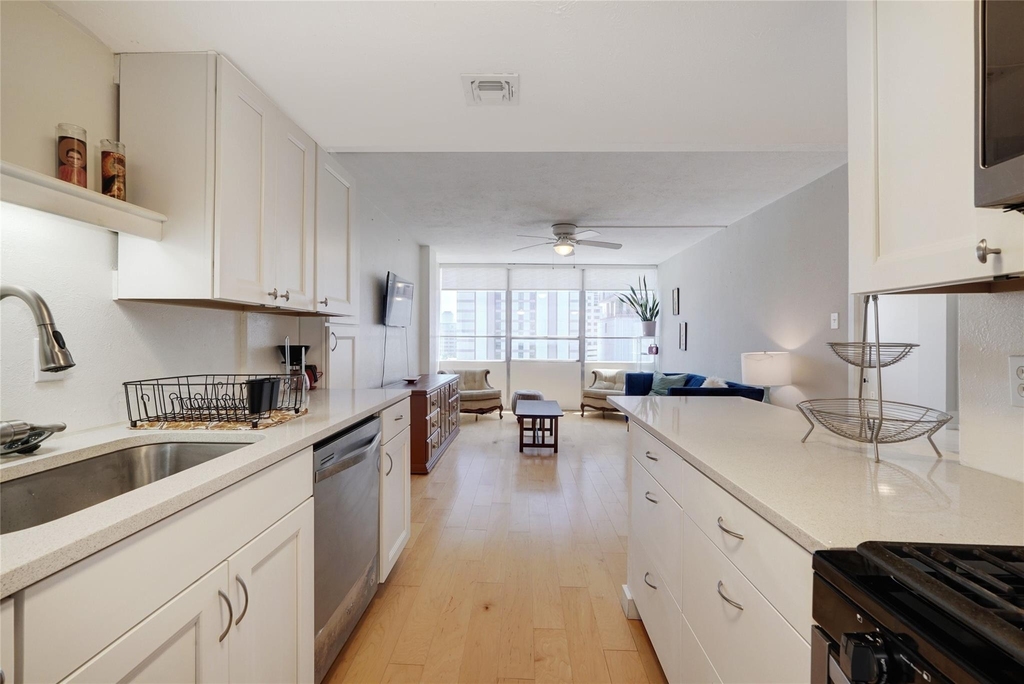 1800 Lavaca St - Photo 9