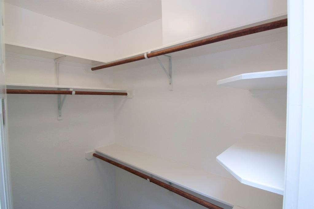 7685 Northcross Dr - Photo 6