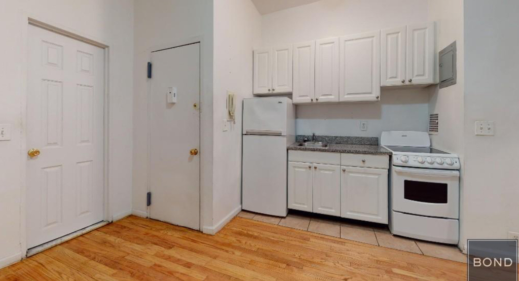  East 93rd Street - Photo 3