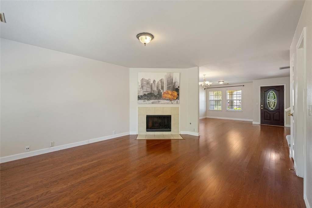 14716 Lantern Ln - Photo 3