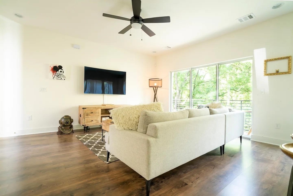1160 Lott Ave - Photo 4