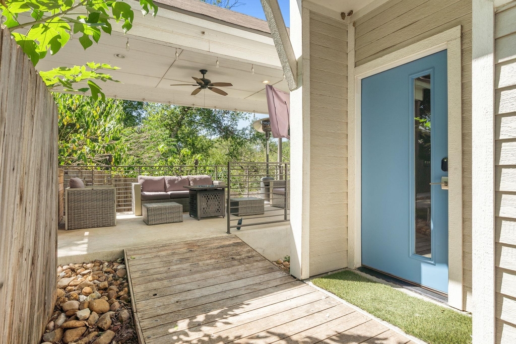 1160 Lott Ave - Photo 0