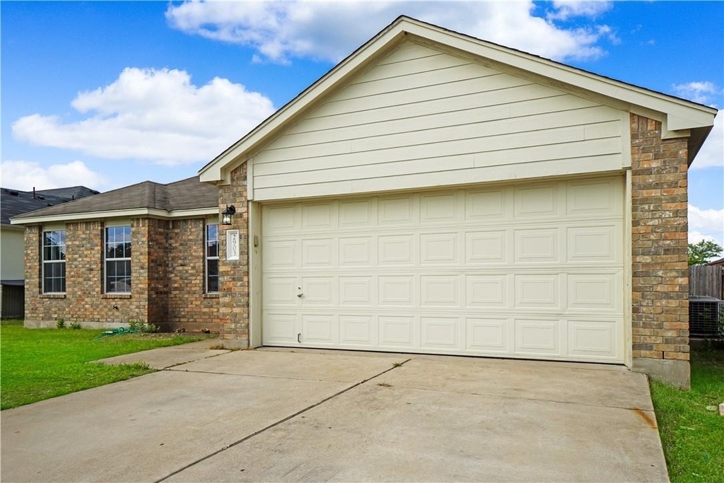 2903 Don Hill Ln - Photo 0