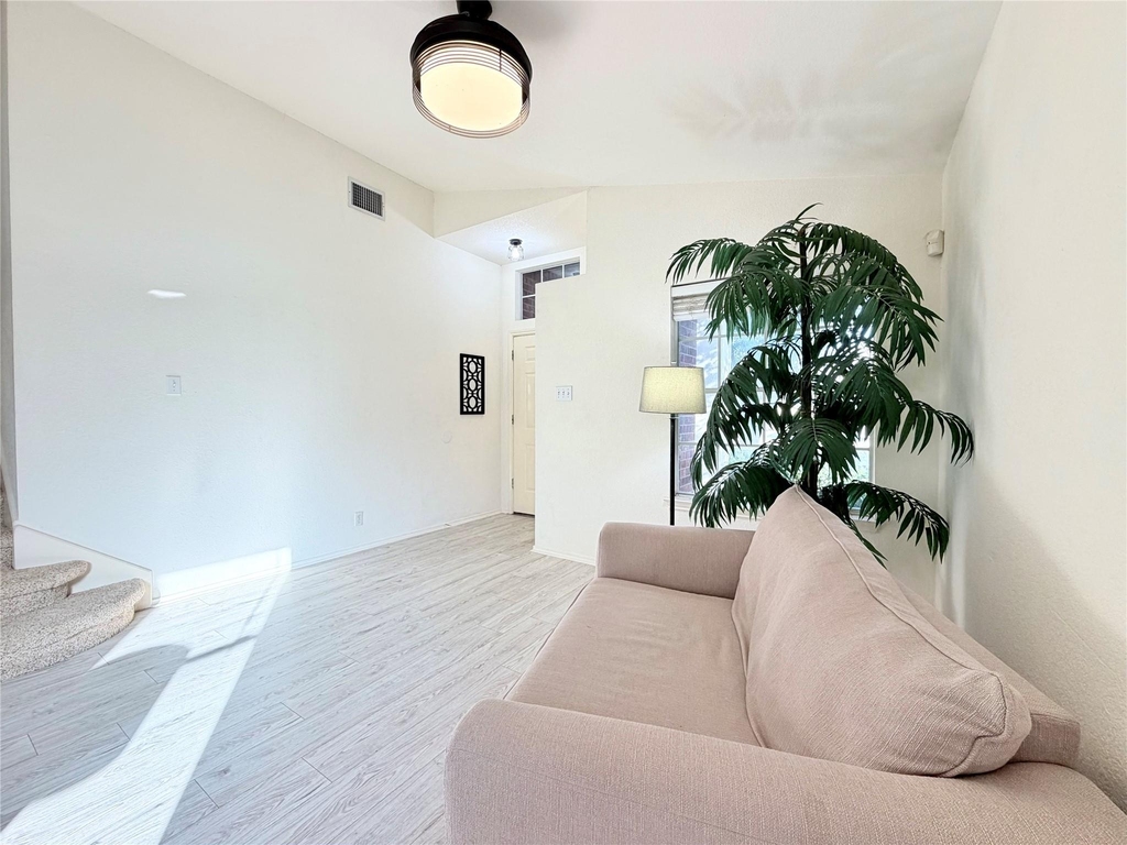 9802 Copper Creek Dr - Photo 6