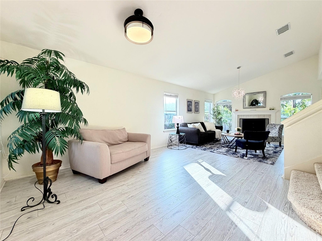 9802 Copper Creek Dr - Photo 4