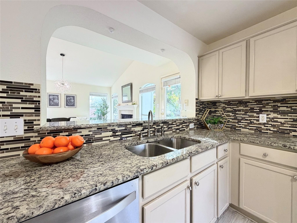 9802 Copper Creek Dr - Photo 13