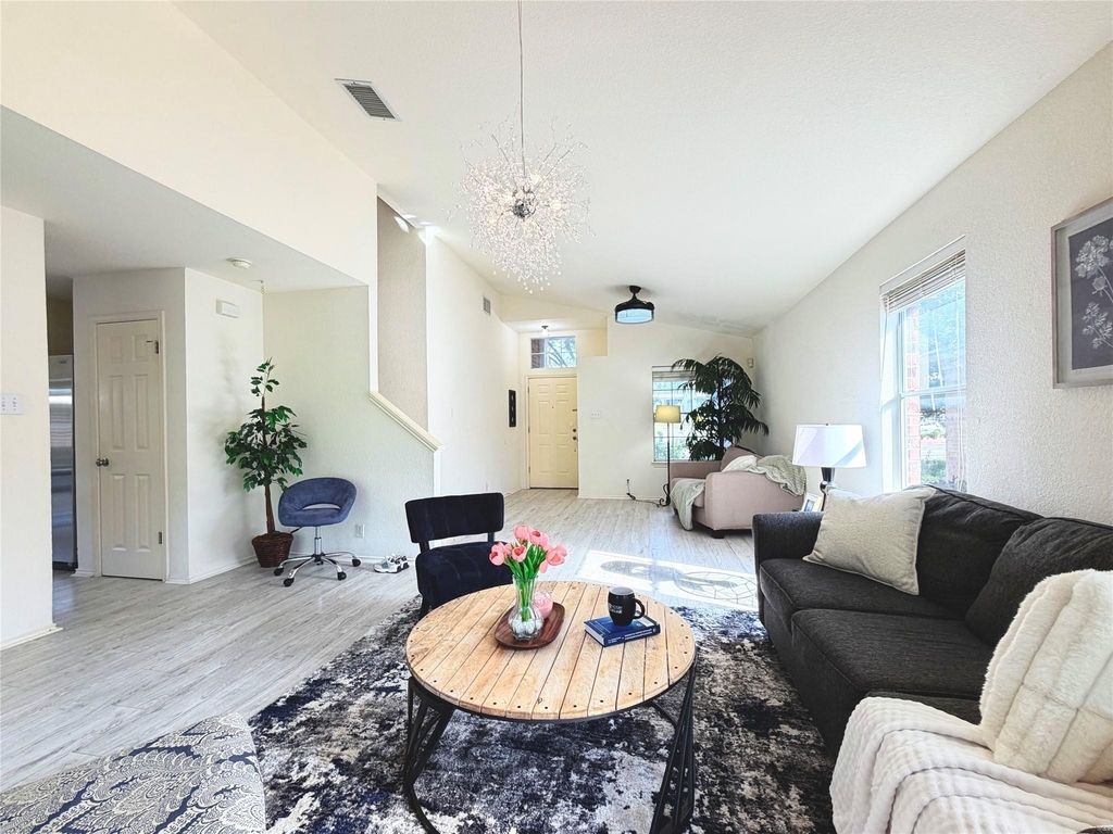 9802 Copper Creek Dr - Photo 10