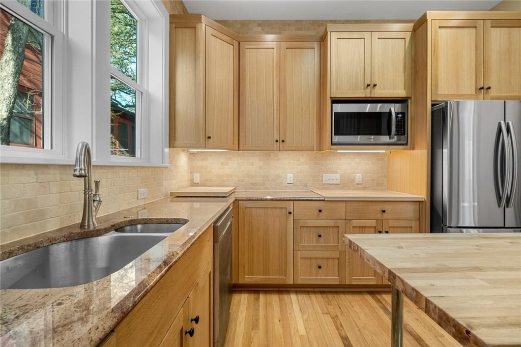 702 W Gibson St - Photo 10
