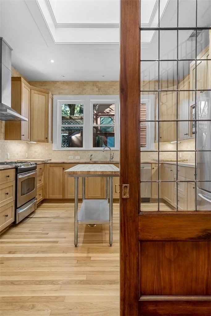 702 W Gibson St - Photo 8