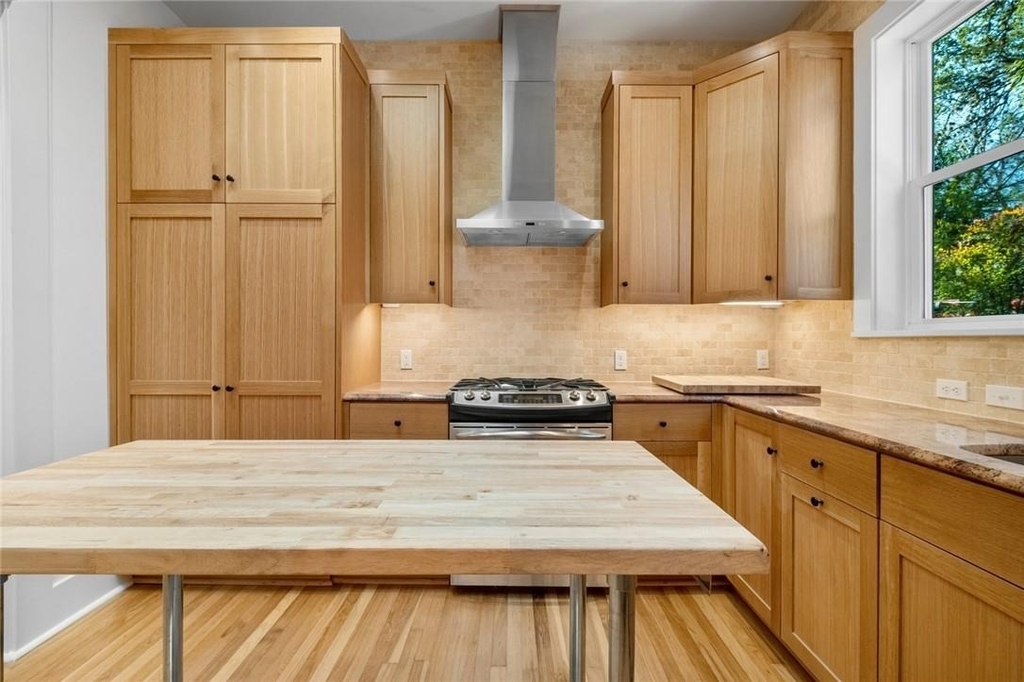 702 W Gibson St - Photo 9