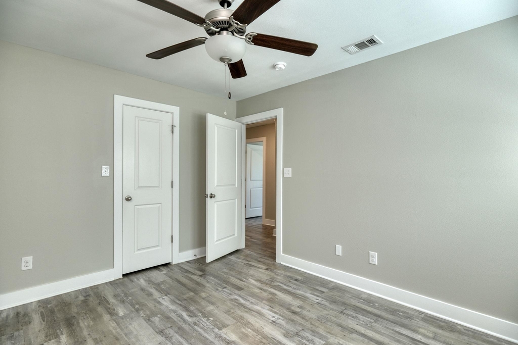 615 Spring St - Photo 7