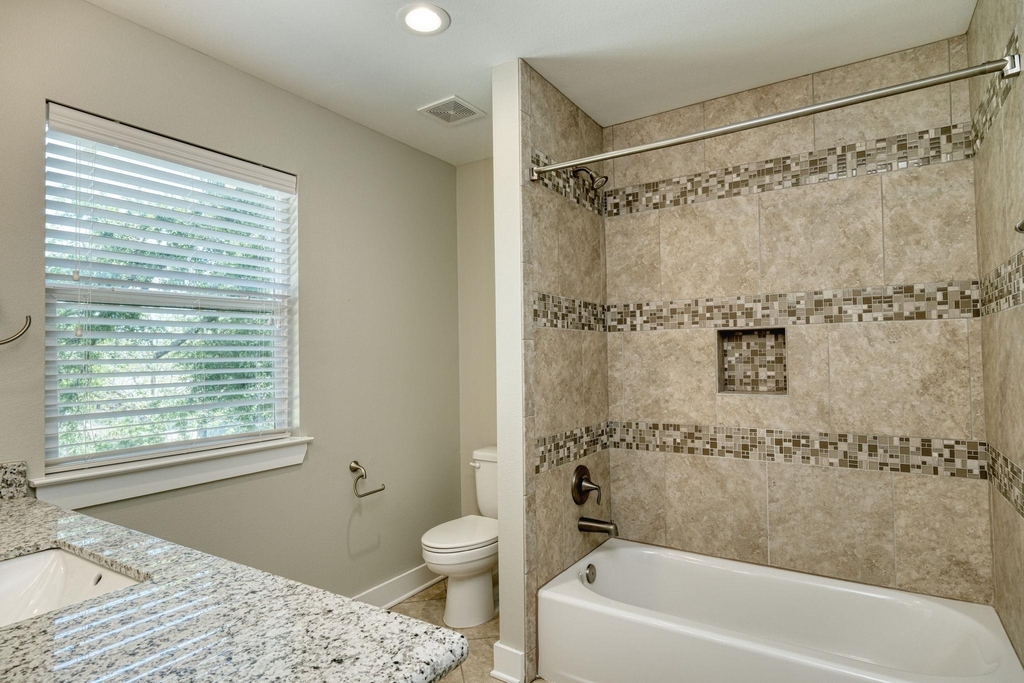 615 Spring St - Photo 6
