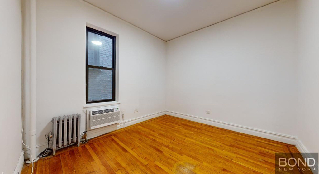 East 87th Street - Photo 6