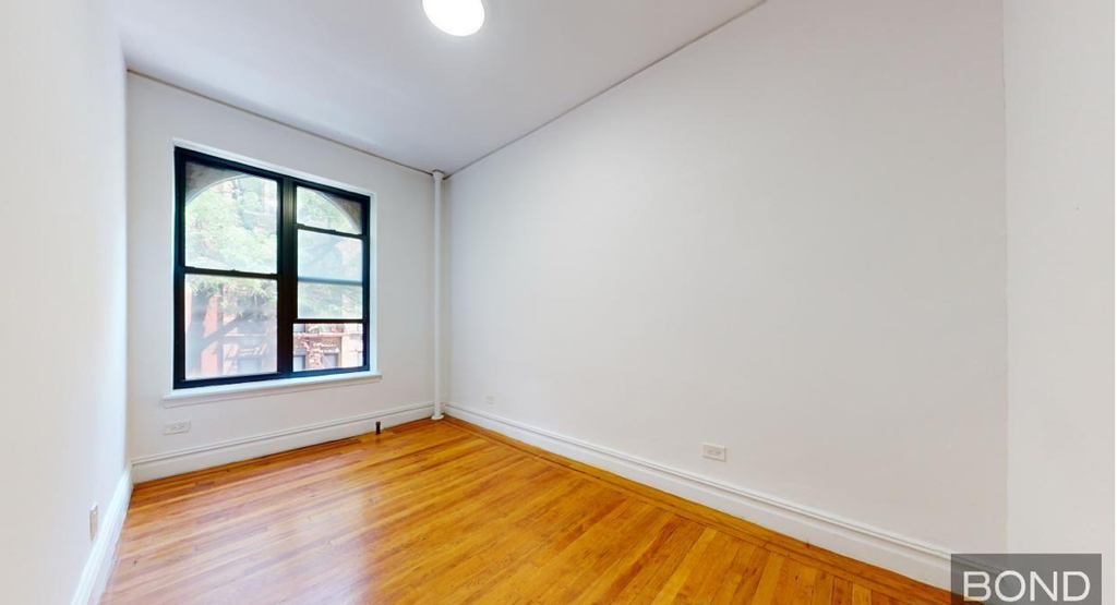 East 87th Street - Photo 2