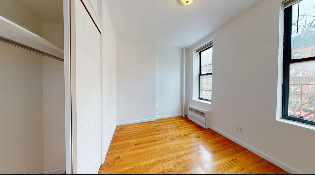 East 76th Street - Photo 5