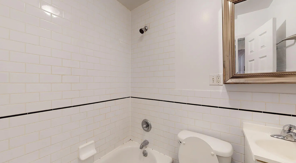 East 76th Street - Photo 7