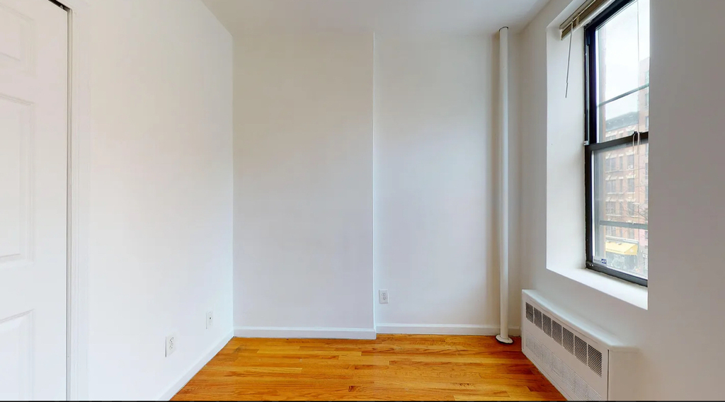 East 76th Street - Photo 6