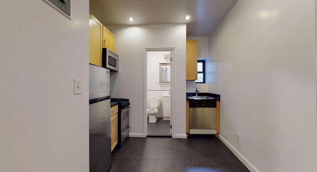East 76th Street - Photo 0