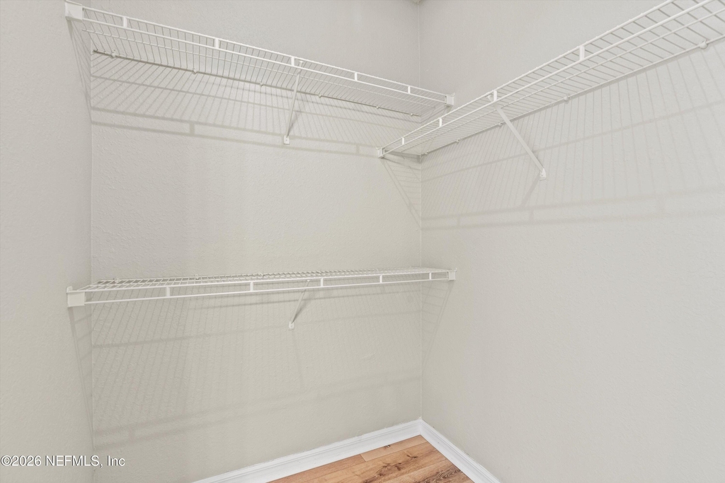 13700 Richmond Park Drive N - Photo 16